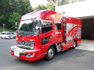 水槽付消防ポンプ車（救助工作車機能付）