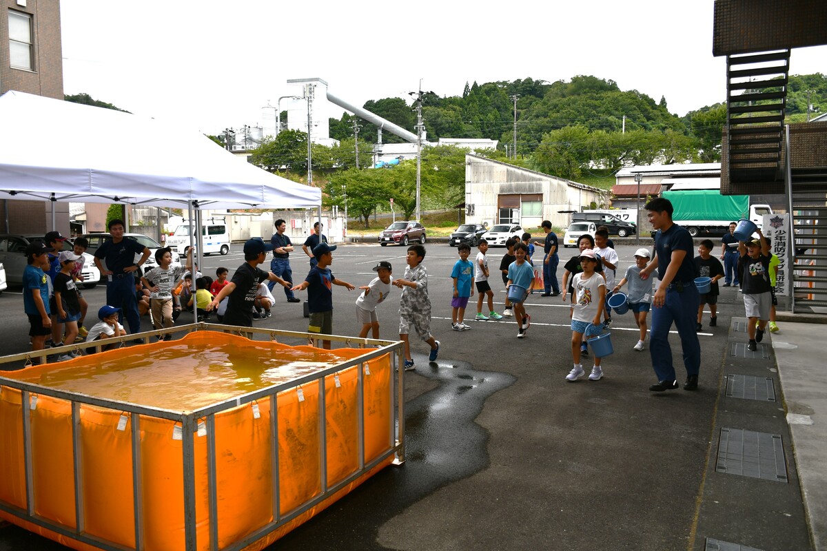 消火バケツリレー(2)
